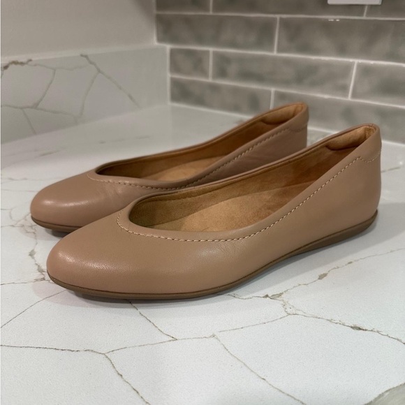 Naturalizer Vivienne Ballet Flats. Women’s Size 8.5M. Color Tan - Picture 1 of 9